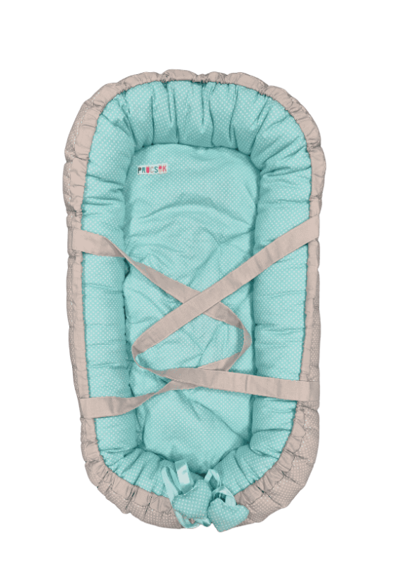 Kék pöttyös babafészek